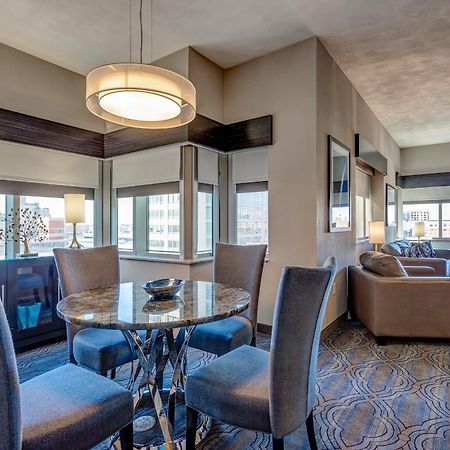 Doubletree By Hilton St. Louis Forest Park Exteriér fotografie